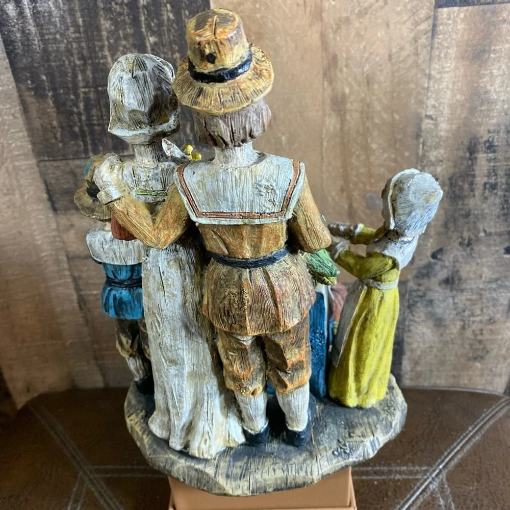 Vintage Style Colonial Pilgrim Family Thanksgiving Dinner Statue Decoration‎
